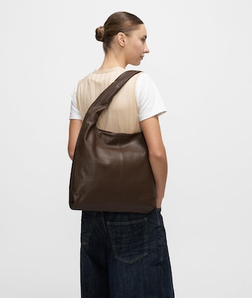 Liebeskind Berlin Shoulder bag in Brown: front