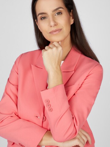 Lovely Sisters Blazer in Red