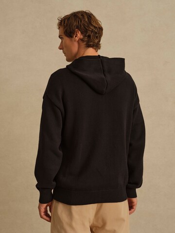 DAN FOX APPAREL Вязаная кофта 'Frederik' в Черный