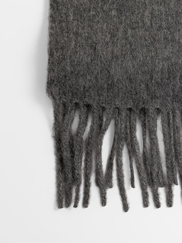 L'Arte Milano Shawl in Grey