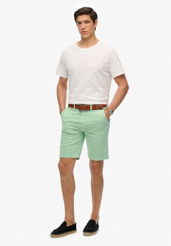 Superdry Regular Chino in Groen