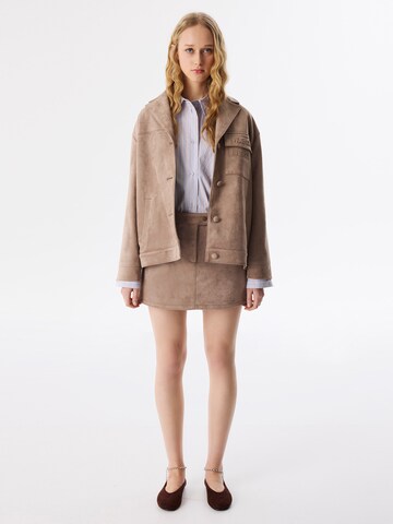 Twist Between-season jacket in Brown