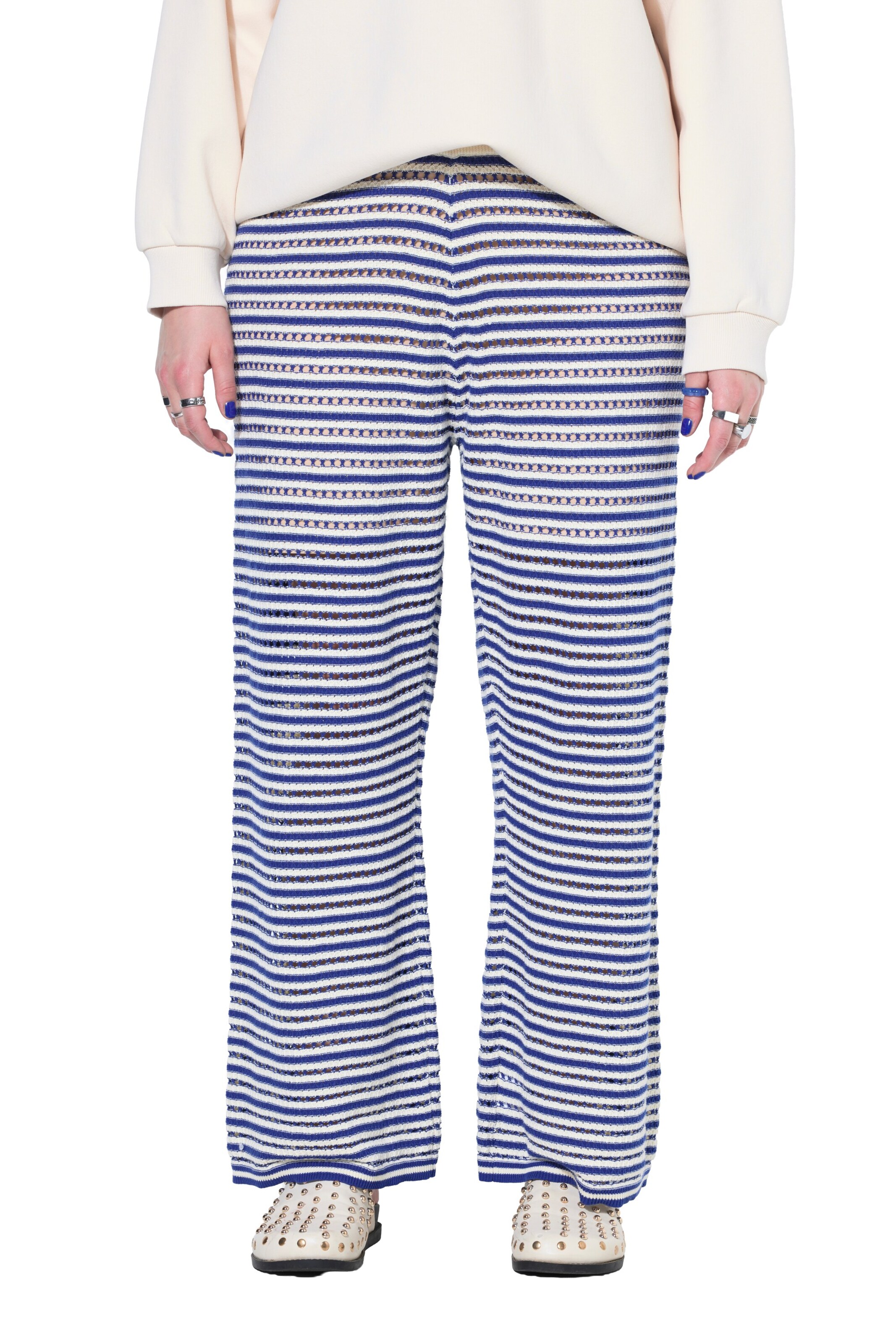 Studio Untold Wide leg Pants in Beige: front