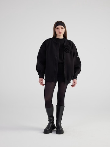 HOLLY LOLLY Between-season jacket in Black: front