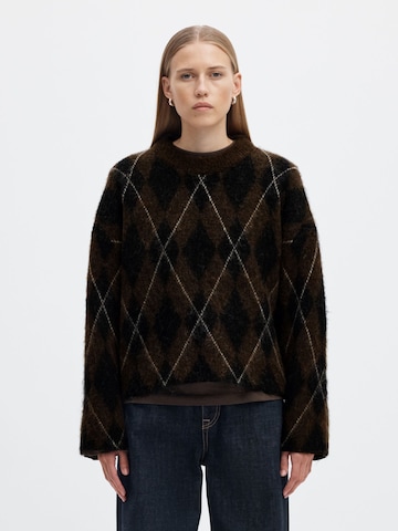 SELECTED Pullover 'Argyle' in Braun: Vorderseite