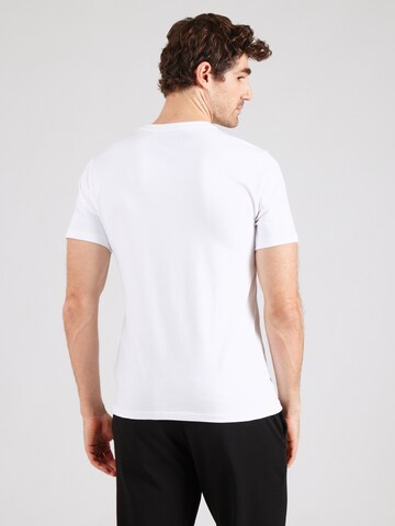 Tricou de la GUESS pe alb