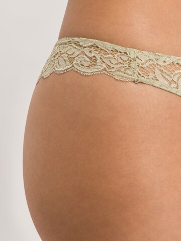 Hanro String Tanga ' Moments ' in Beige