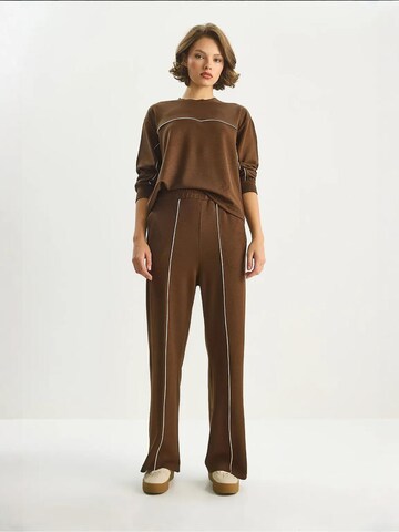 Bianco Lucci - Calças de fato em castanho: frente