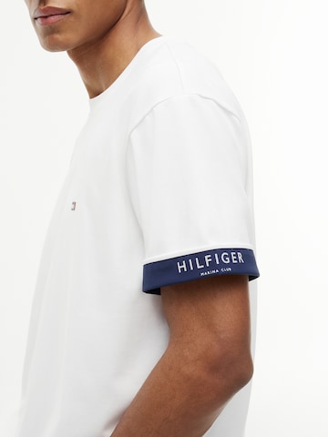 Tricou de la TOMMY HILFIGER pe alb