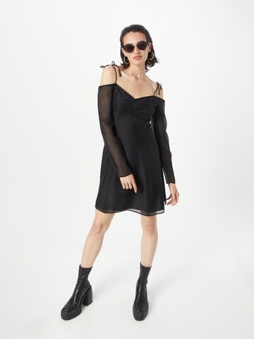 Calvin Klein Jeans - Vestido en negro