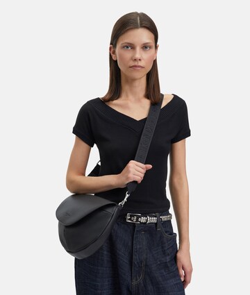Liebeskind Berlin Schultertasche in Schwarz: Vorderseite