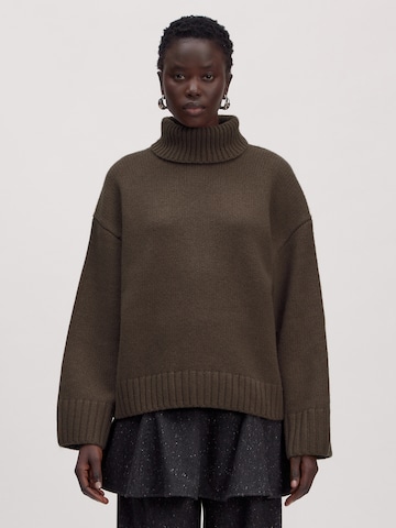 EDITED Pullover 'Eireen' in Braun: Vorderseite