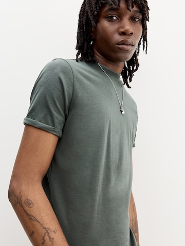 Pull&Bear Shirt in Green
