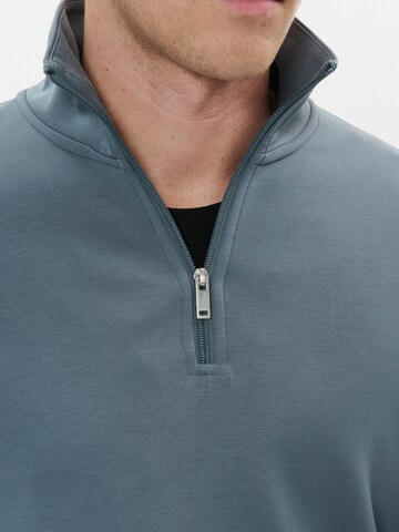 Matinique Sweatshirt 'Kade' in Blauw