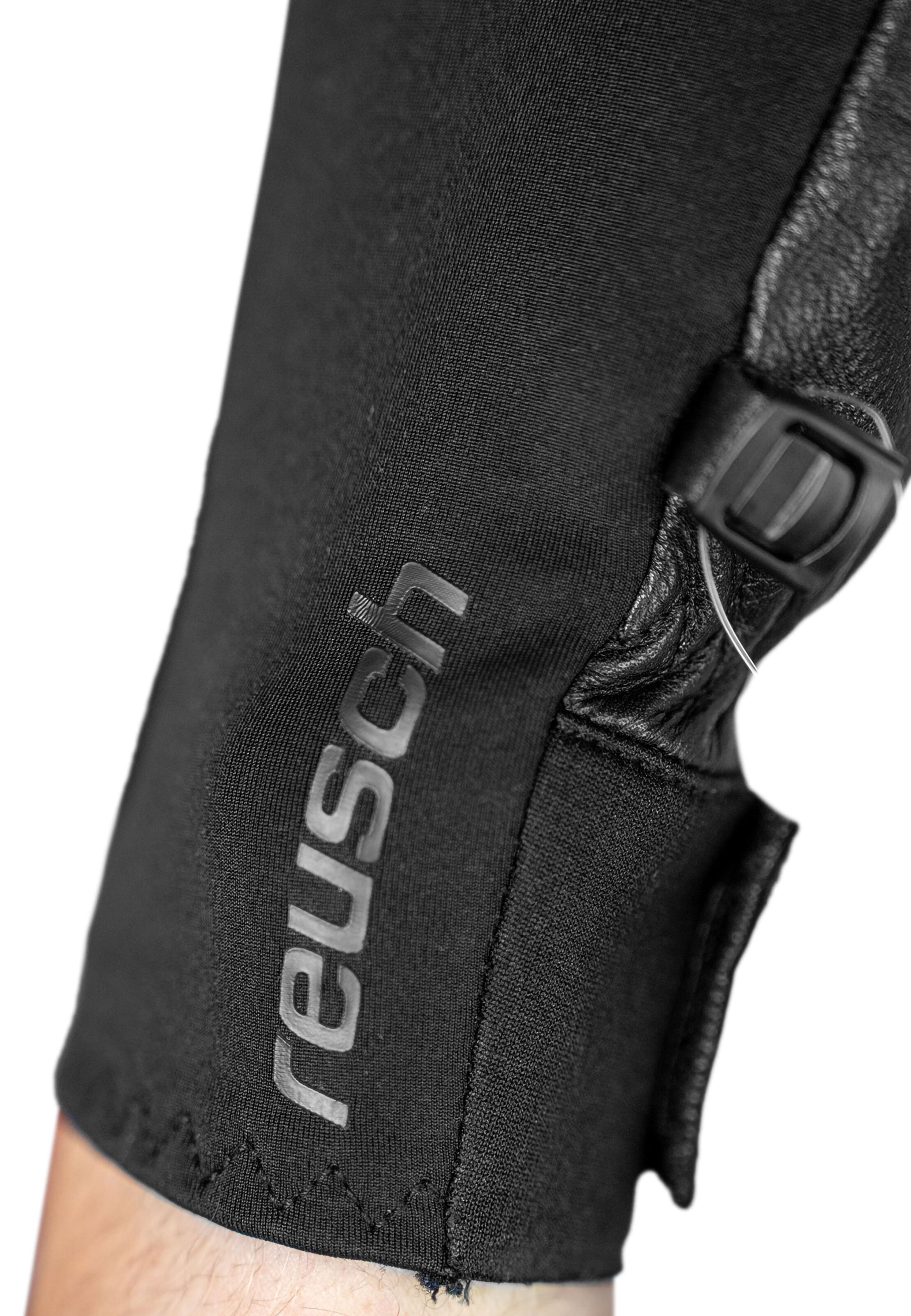 REUSCH Full finger gloves in Black