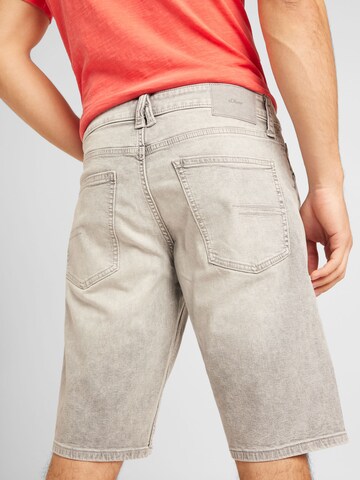 s.Oliver Regular Jeans in Grau