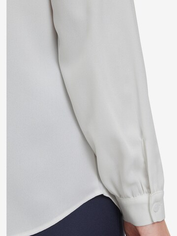 Betty Barclay Langarm-Bluse mit U-Boot-Ausschnitt in Weiß