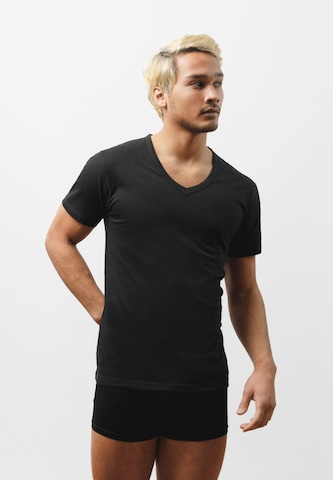 SNOCKS Undershirt in Black: front