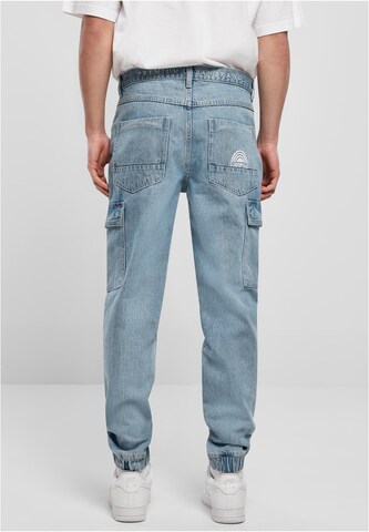 SOUTHPOLE Tapered Jeans in Blau