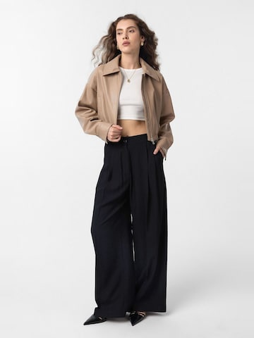 Antioch - Loosefit Calças 'Giulia' em preto