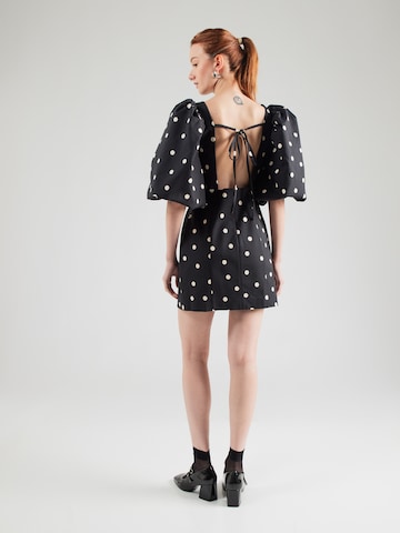 Robe & Other Stories en noir