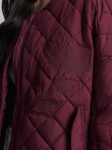 AEMMI - Chaqueta de entretiempo en rojo