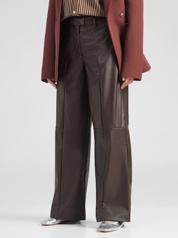 ABOUT YOU Wide leg Broek 'Ines' in Bruin: voorkant