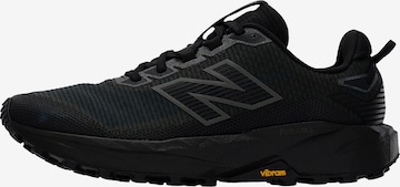 Chaussure de course 'Rebel Trail' new balance en noir : devant