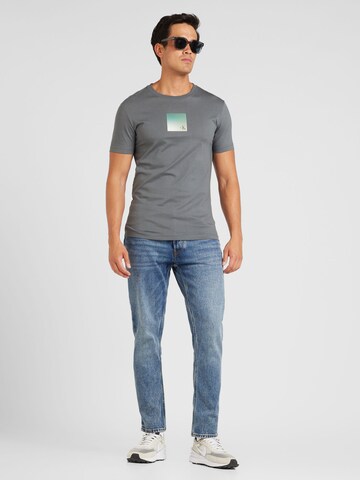 Calvin Klein Jeans Bluser & t-shirts i grå