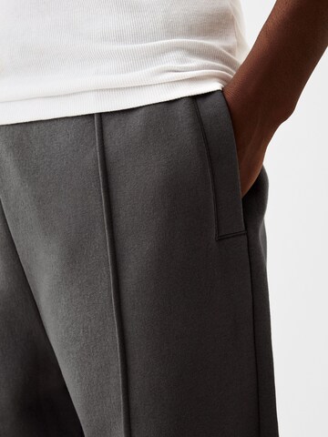 Bershka Loosefit Hose in Grau