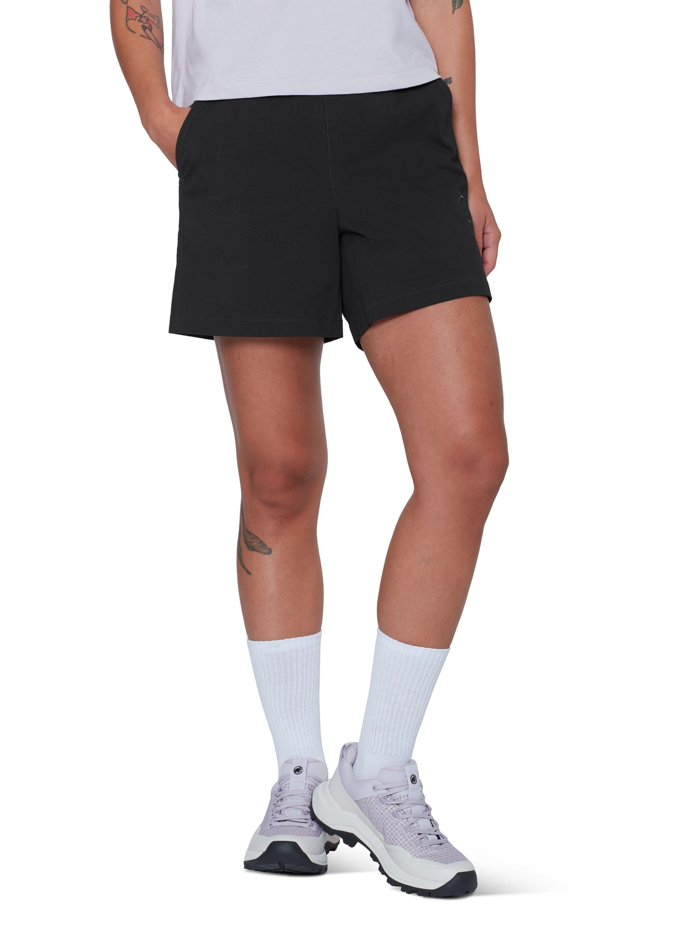 MAMMUT Loose fit Workout Pants in Black: front