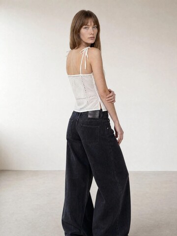 ARMIE Top 'The Apple Cropped Square Neck Top' in White