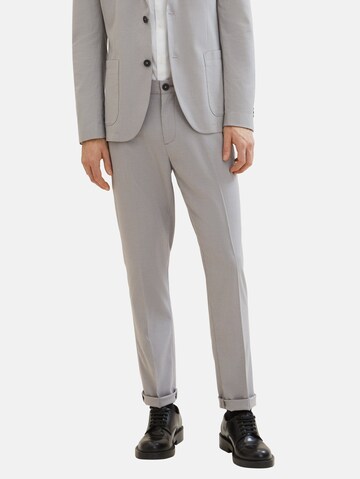 Regular Pantalon à plis TOM TAILOR en gris : devant