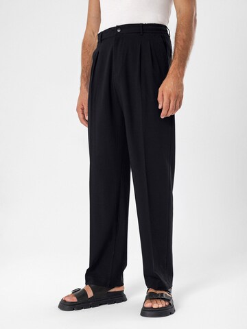 Antioch Loose fit Trousers with creases in Black