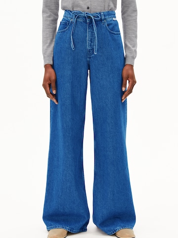 ARMEDANGELS Loosefit Jeans ASTRAEAAS WIDE in Blau: Vorderseite