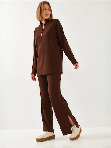 Completo pantalone di Bianco Lucci in marrone