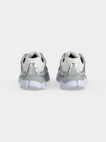 Nike Sportswear - Zapatillas deportivas bajas 'ZOOM SKYLON 11' en blanco