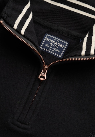 Superdry & Co Sweatshirt 'Essential Serif' in Rood