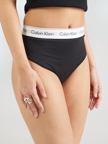 Calvin Klein Underwear String bugyik - fekete: elől