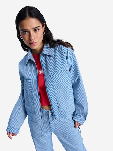 ROXY Välikausitakki värissä sininen: etupuoli