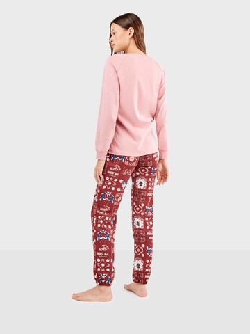 Pijama de la Gisela pe roz