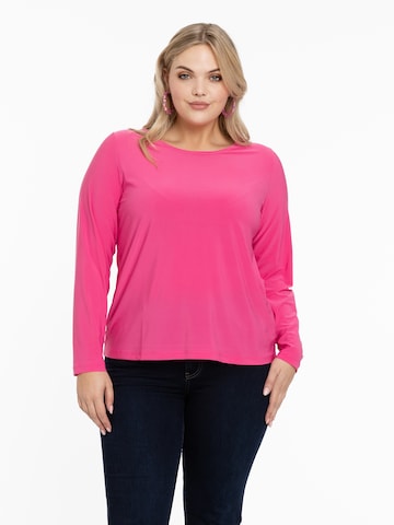 Yoek Shirt in Roze: voorkant