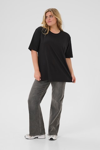Tricou 'Jenna' de la KAFFE CURVE pe negru