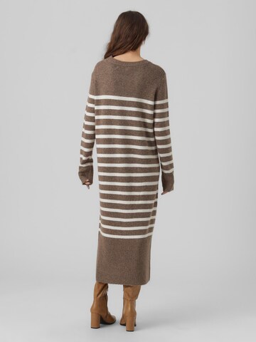 Robes en maille 'VMPLAZA' VERO MODA en marron