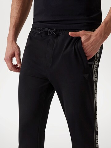 GUESS - regular Pantalón deportivo 'Z2YB19K6ZS1' en negro