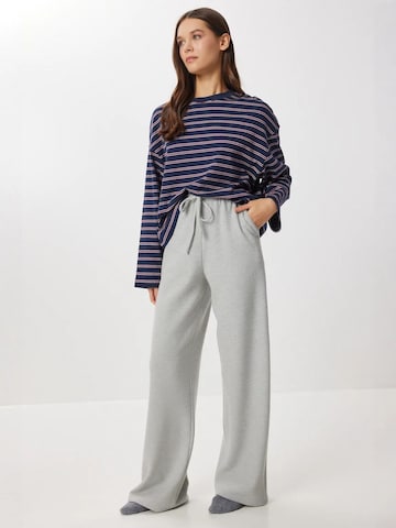 Wide leg Pantaloni 'Hose' di Happiness İstanbul in grigio