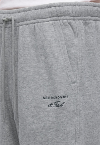 Loosefit Pantaloni di Abercrombie & Fitch in grigio