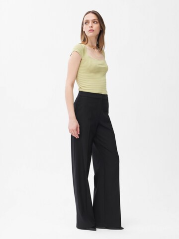 Regular Pantalon à plis adl en noir