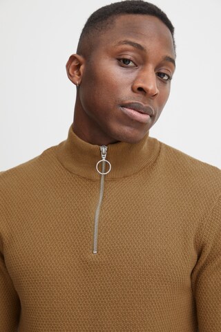 Casual Friday Stricktroyer 'Karlo' Structured Zipper Knit in Braun