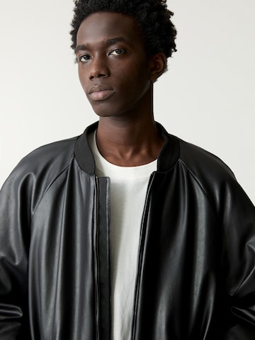 Pull&Bear Between-season jacket in Black